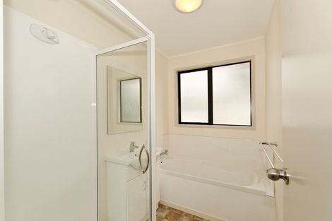 Photo of property in 46 Reynella Drive, Massey, Auckland, 0614