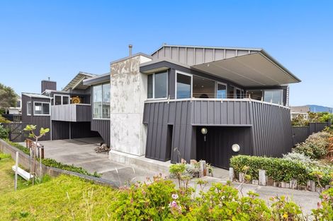 Photo of property in 88 Marine Parade, Paraparaumu Beach, Paraparaumu, 5032
