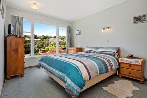 Photo of property in 14 Huia Street, Tawa, Wellington, 5028