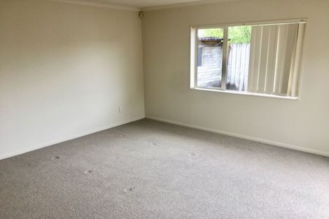 Photo of property in 10 Newry Close, East Tamaki Heights, Auckland, 2016