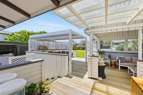 Photo of property in 6 Vela Place, Clarks Beach, 2122