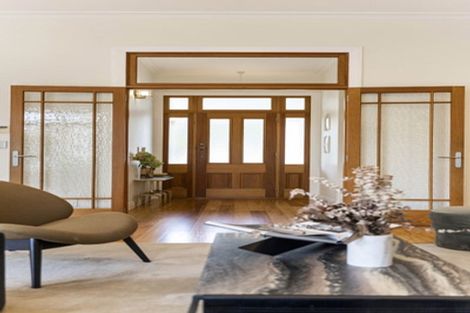Photo of property in 32 Clarence Road, Northcote Point, Auckland, 0627
