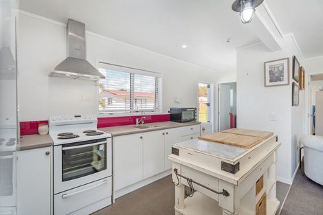 Photo of property in 24 Wells Place, Whitianga, 3510