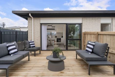 Photo of property in 1/10 Statesman Street, Henderson, Auckland, 0612