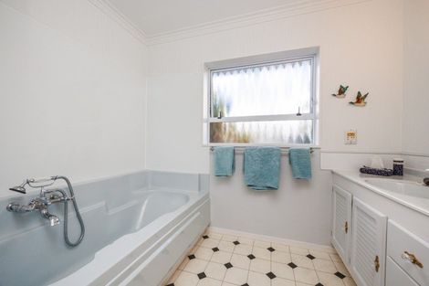 Photo of property in 22 Fiona Crescent, Feilding, 4702