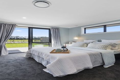 Photo of property in 1 Orawahi Road, Glenbrook, 2681