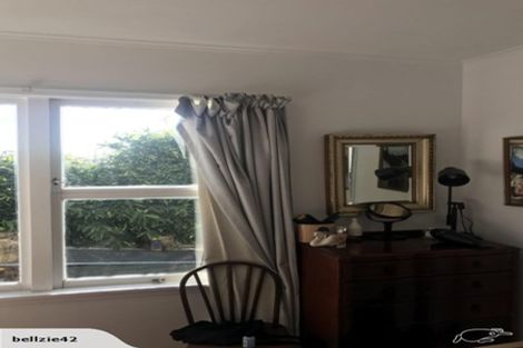 Photo of property in 8 Donnelly Street, Oakura, 4314