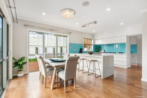 Photo of property in 436 East Coast Road, Windsor Park, Auckland, 0630