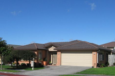 Photo of property in 14 Gunner Drive, Te Atatu Peninsula, Auckland, 0610