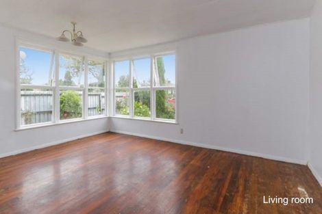 Photo of property in 49 Convair Crescent, Mangere, Auckland, 2022