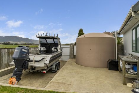 Photo of property in 10 Brendon Drive, Te Horo Beach, Otaki, 5581