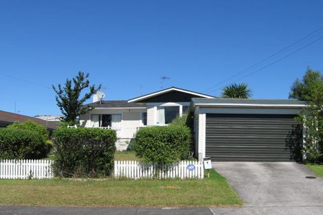 Photo of property in 5 Kokiri Street, Te Atatu South, Auckland, 0610