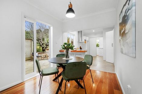 Photo of property in 33 Tawa Terrace, Tawa, Wellington, 5028