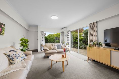 Photo of property in 15a Saint Winifreds Place, Bryndwr, Christchurch, 8052