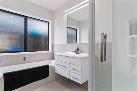 Photo of property in 6 Rotomanu Place, Pyes Pa, Tauranga, 3112