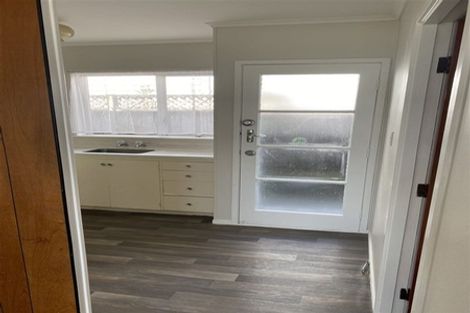 Photo of property in 2/16 Northall Road, New Lynn, Auckland, 0600