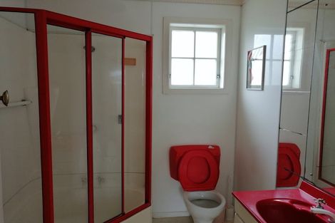 Photo of property in 3170 Great North Road, New Lynn, Auckland, 0600