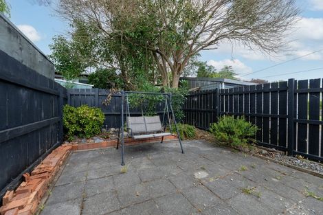 Photo of property in 2/180 Henderson Valley Road, Henderson, Auckland, 0612