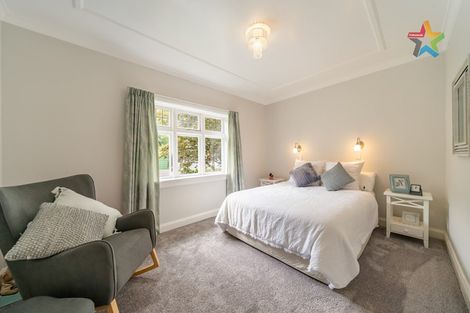 Photo of property in 1 Woodvale Grove, Fairfield, Lower Hutt, 5011