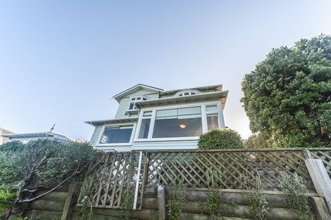 Photo of property in 19 Overtoun Terrace, Hataitai, Wellington, 6021