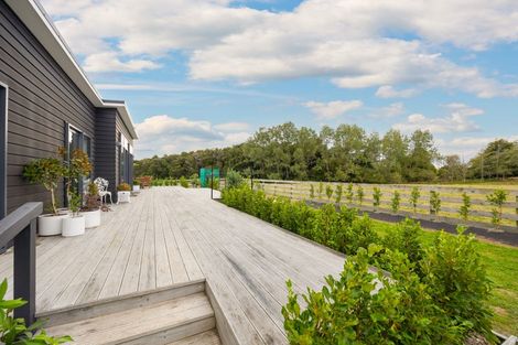 Photo of property in 567 Lethbridge Road, Halcombe, 4775