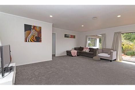 Photo of property in 21a Birdwood Road, Swanson, Auckland, 0612
