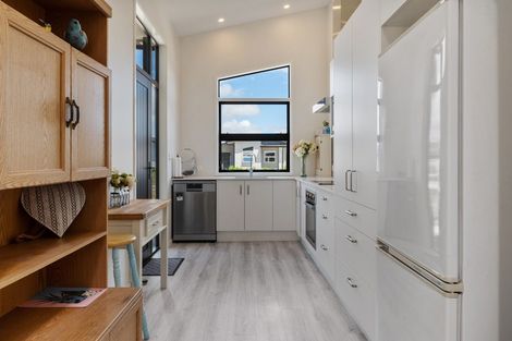 Photo of property in 16a Tamapahore Boulevard, Papamoa Beach, Papamoa, 3118