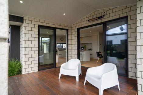 Photo of property in 32 Hugo Shaw Drive, Cambridge, 3434