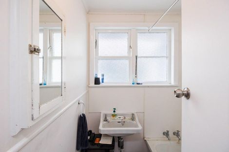 Photo of property in 16 Avon Terrace, Roslyn, Palmerston North, 4414