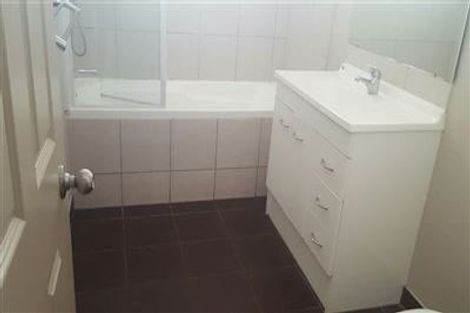 Photo of property in 7 Stroud Place, Henderson, Auckland, 0612
