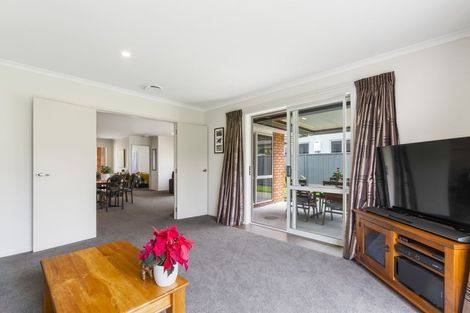 Photo of property in 5 Hamon Place, Pukehangi, Rotorua, 3015