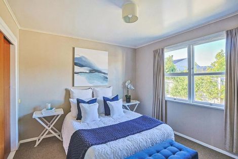 Photo of property in 2/65 Middle Road, Havelock North, 4130