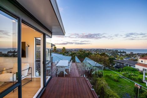 Photo of property in 2/30 Firth Road, Torbay, Auckland, 0630