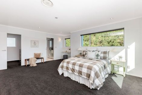 Photo of property in 26 Kilkelly Close, Tawa, Wellington, 5028