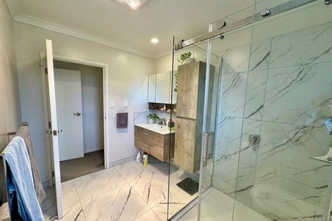 Photo of property in 121 Muir Avenue, Mangere Bridge, Auckland, 2022