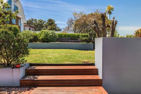 Photo of property in 49 Paynters Avenue, Strandon, New Plymouth, 4312