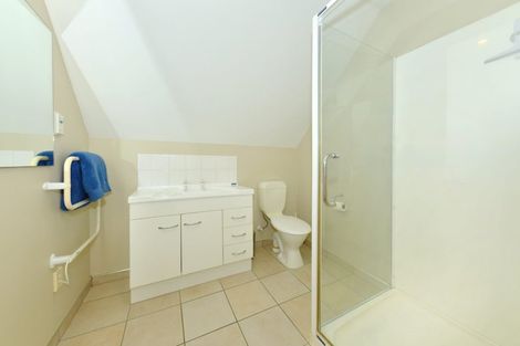 Photo of property in 28 Camberwell Place, Avonhead, Christchurch, 8042