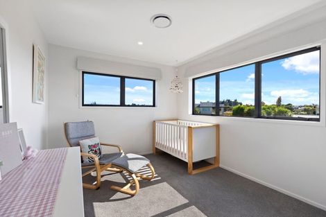 Photo of property in 37 Tangaroa Place, Poike, Tauranga, 3112