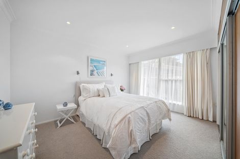 Photo of property in 10 Alf Walker Place, Papakura, 2110