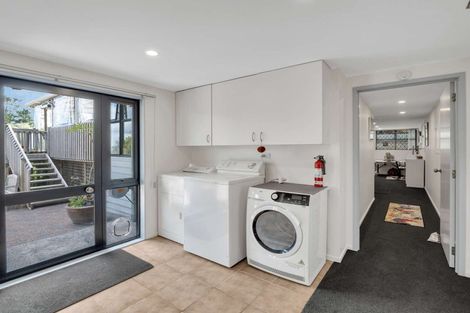 Photo of property in 11 North Way, Titirangi, Auckland, 0604