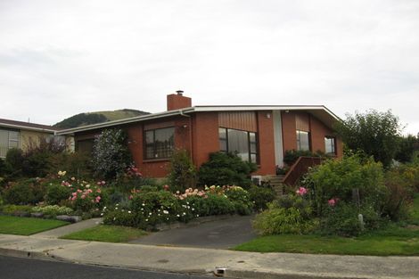 Photo of property in 20 Kinmont Crescent, Kinmont Park, Mosgiel, 9024