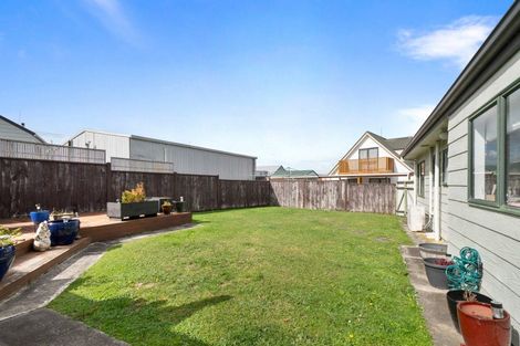 Photo of property in 38 Dahlstrom Grove, Kelvin Grove, Palmerston North, 4414