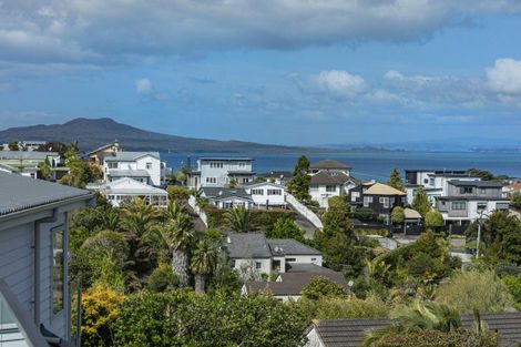 Photo of property in 20 Parr Terrace, Castor Bay, Auckland, 0620