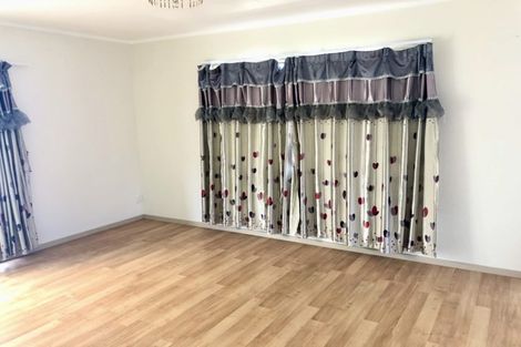 Photo of property in 2/4 Pine Street, New Lynn, Auckland, 0600