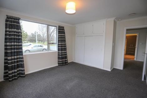 Photo of property in 310 Memorial Avenue, Burnside, Christchurch, 8053