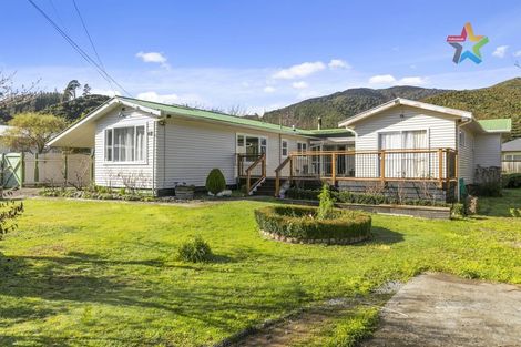 Photo of property in 109a Hine Road, Wainuiomata, Lower Hutt, 5014