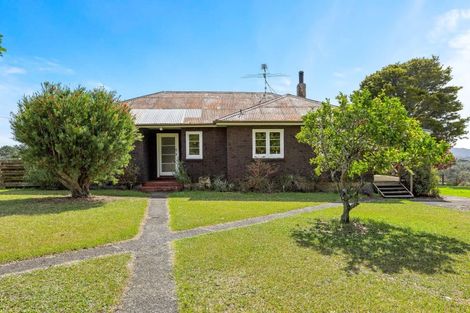 Photo of property in 154 Tawa Road, Kumeu, 0891