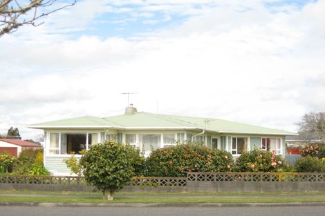 Photo of property in 15 Rosalind Street, Stratford, 4332