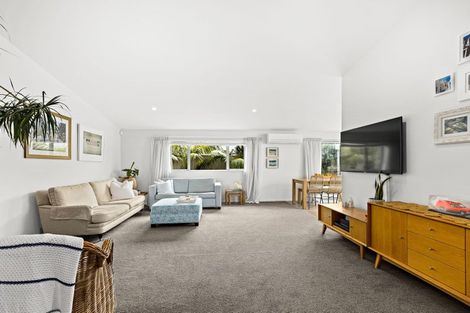 Photo of property in 11 Trevally Place, Snells Beach, 0920