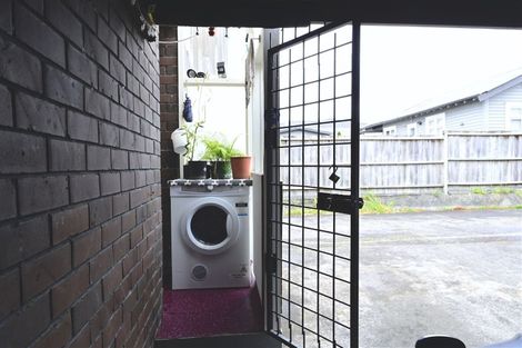 Photo of property in 5/3204 Great North Road, New Lynn, Auckland, 0600